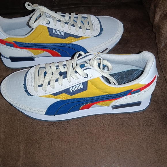 New Pumas Future Riders - Mens Sz 10 1/2 - Distressed White - Picture 3 of 6